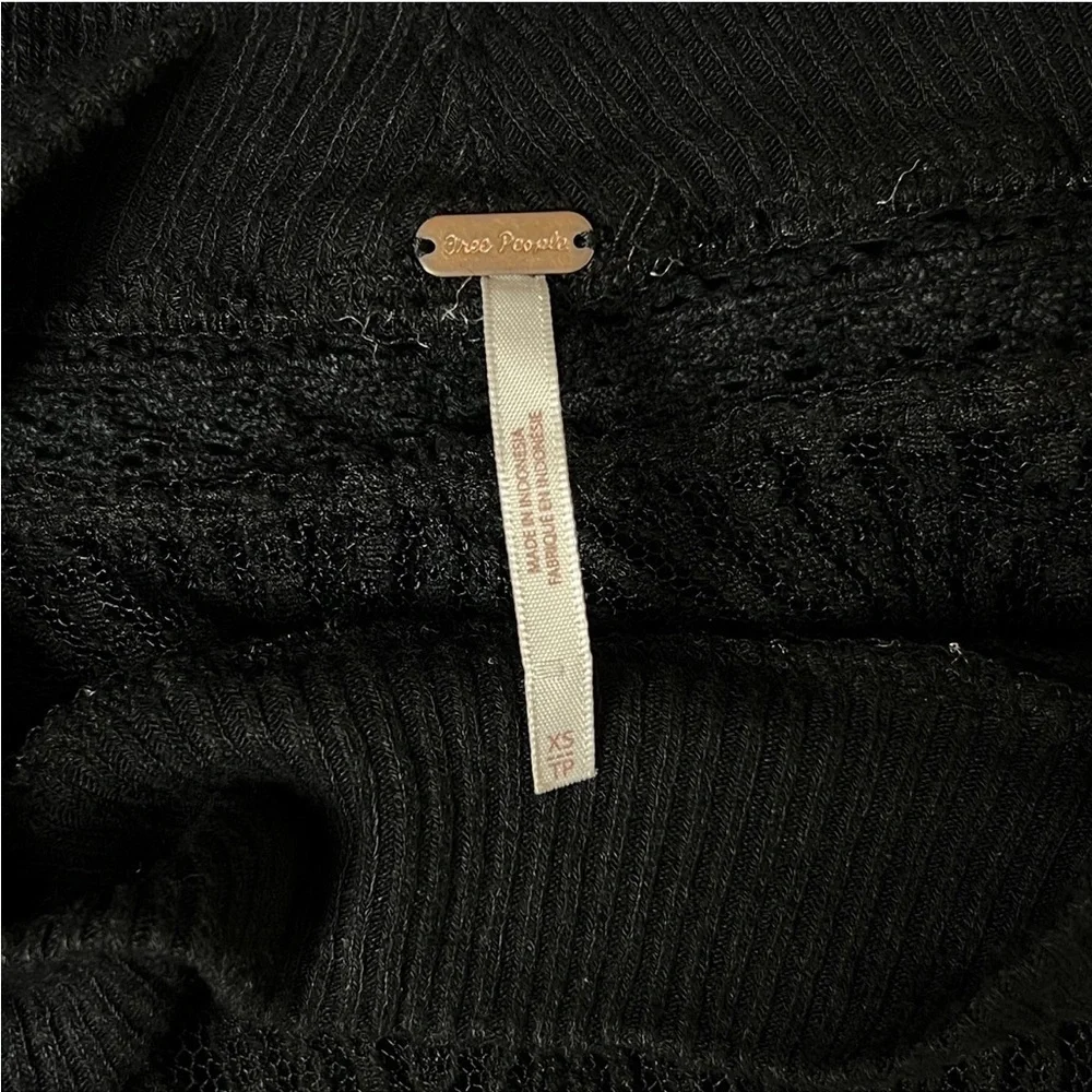 FREE PEOPLE Lace Trim Neckline Oversized Dolman Long Sleeve Thermal Knit Top XS‎